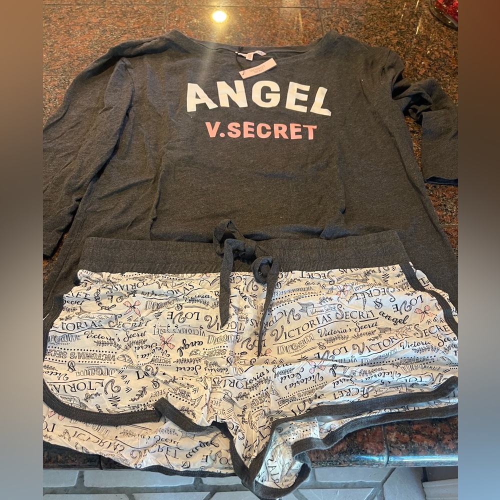 Victoria’s Secret Pajamas/lounge wear. size Large
